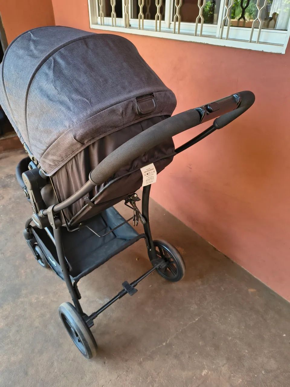 Carrinho de bebê e bebê conforto - Foto 2