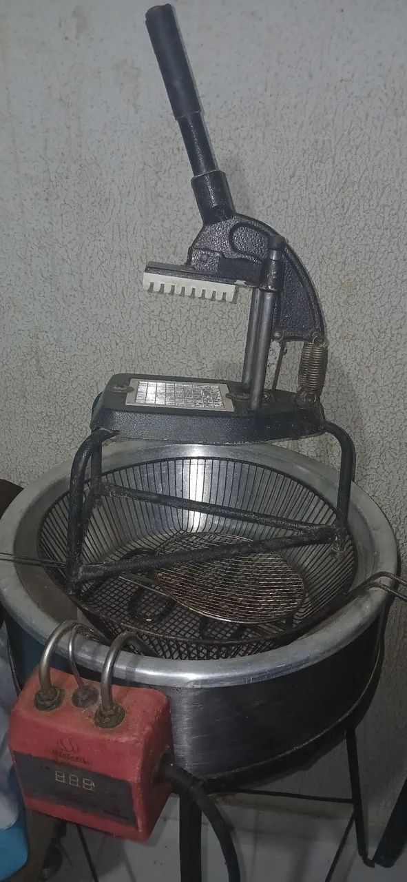 Fritadeira elétrica e cortador de batata 