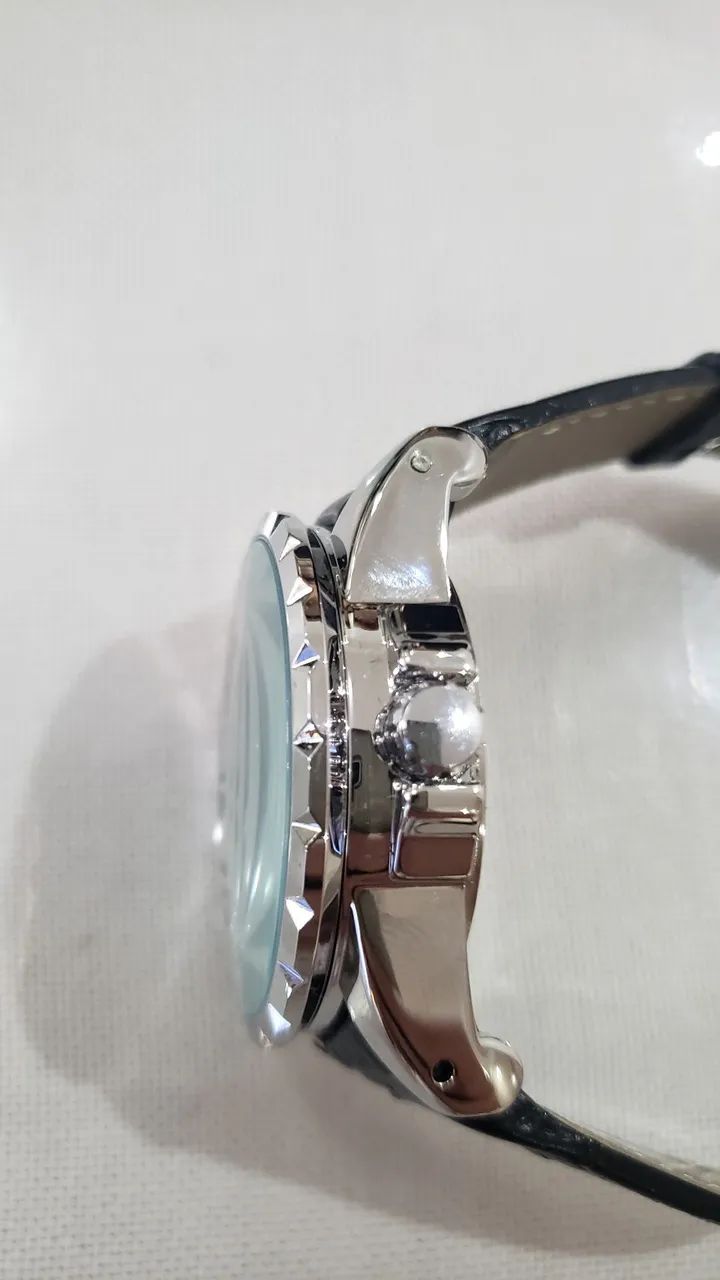 Relógio importado vidro abaulado e pulseira de couro - Foto 3