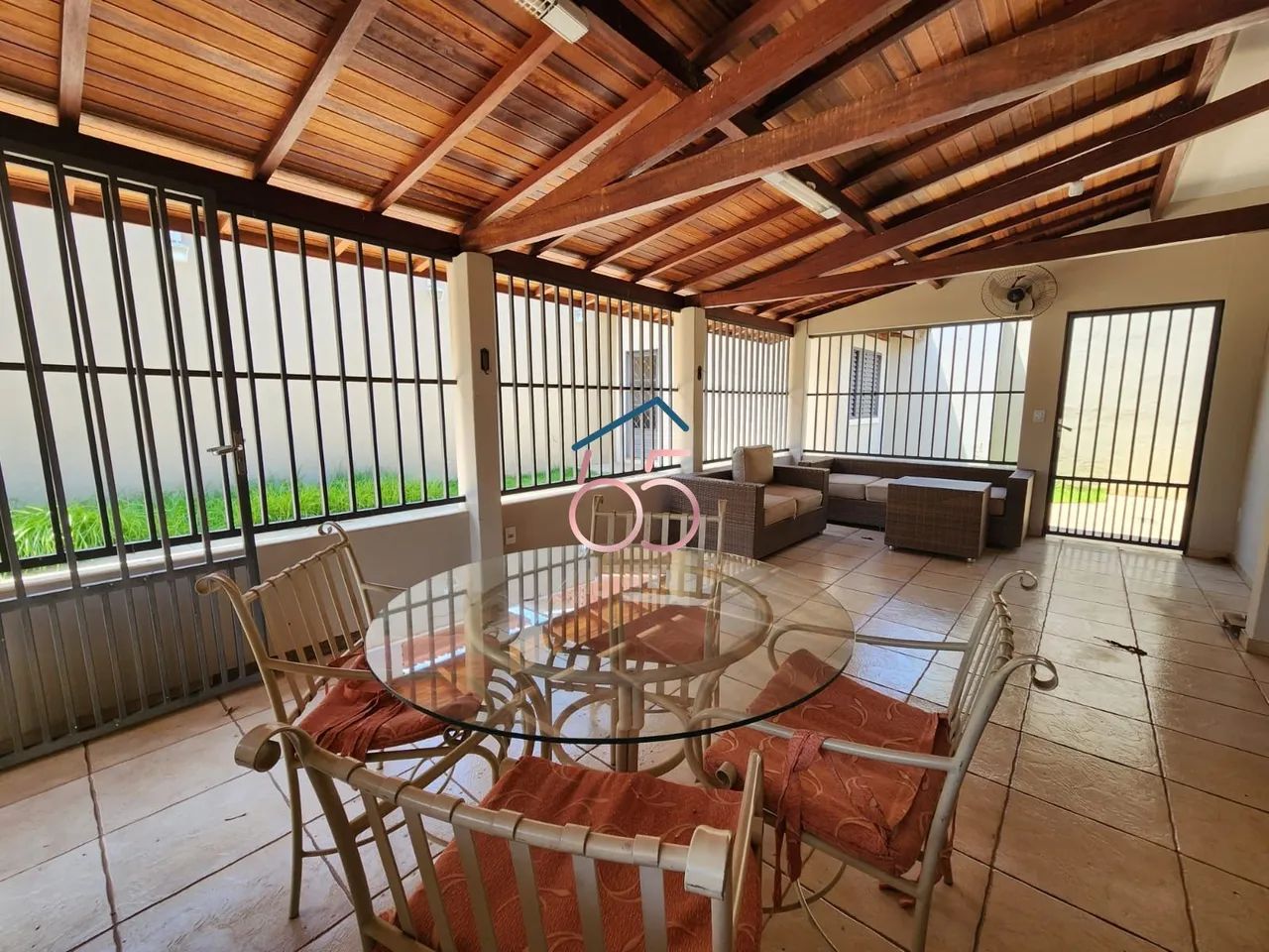 Casa Térrea no Santa Rosa com 3 Quartos, Piscina e 558m² - Foto 3