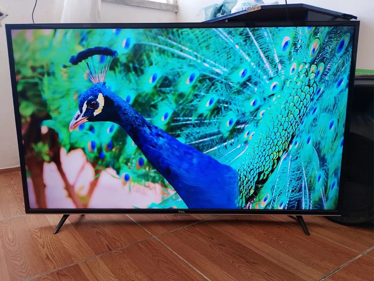 Tv TCL smart 4k 50 polegadas com 2 listras fio de cabelo não interfere em nada  - Foto 5