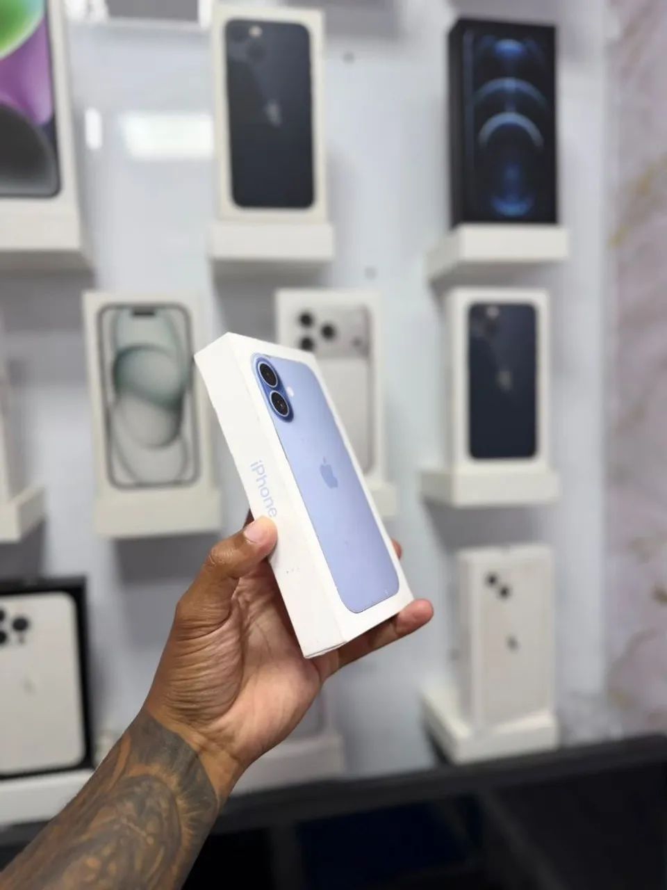 IPHONE 17 255GB<br>R$ 5.599,00 - Foto 2