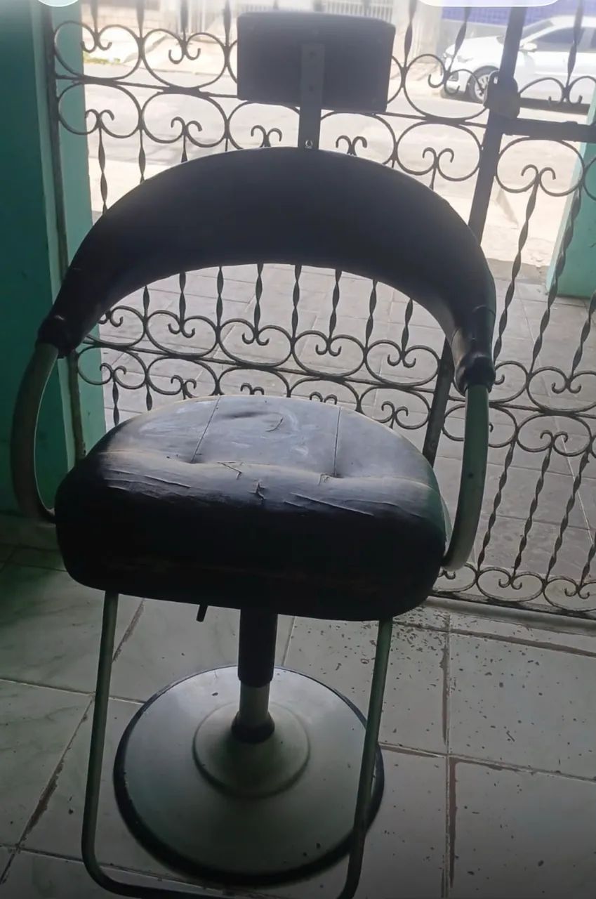 Cadeira de cabeleireira valor 200