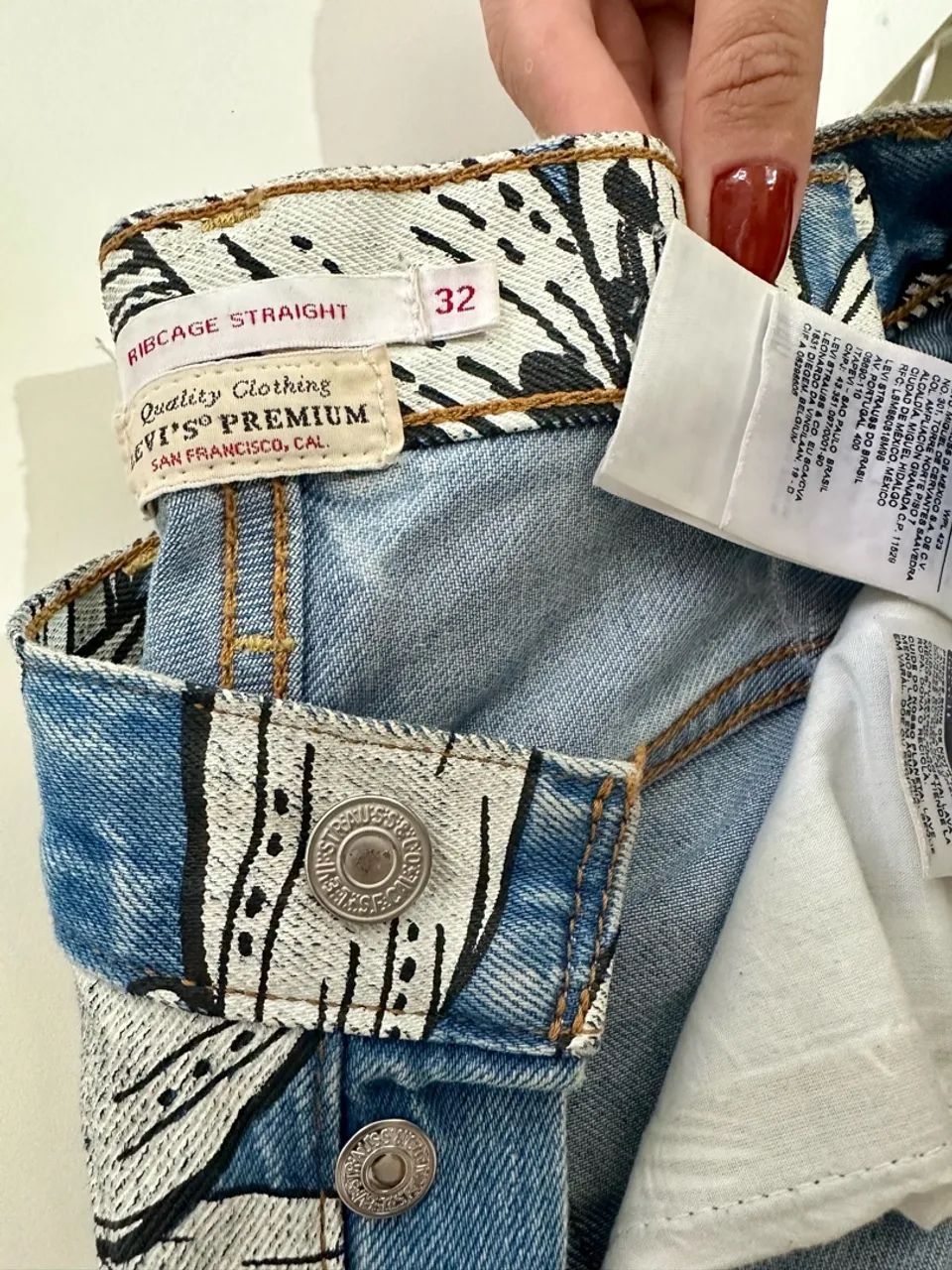 Calça farm colab com a levis  - Foto 2