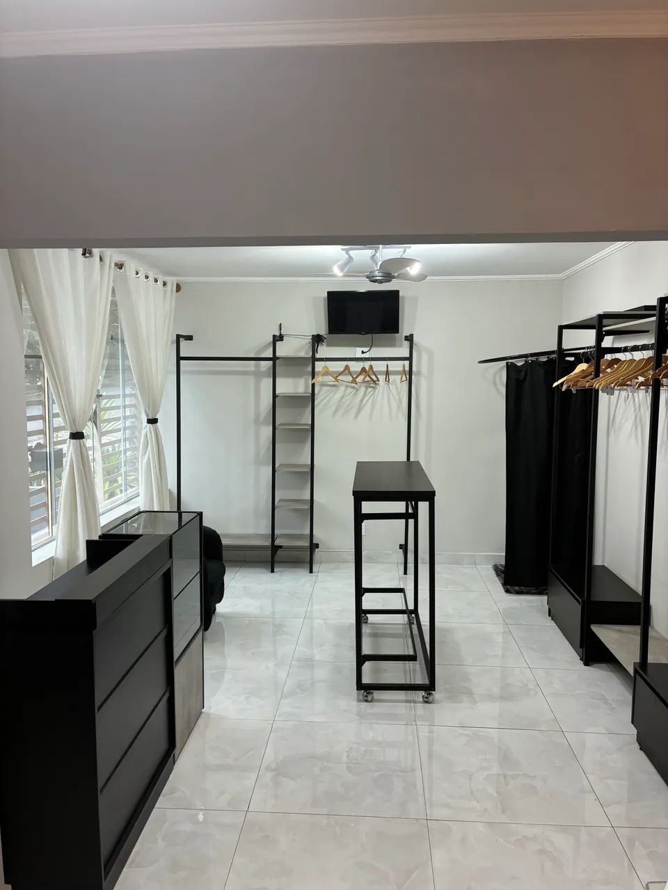 Alugo loja já montada com os móveis  - Foto 2