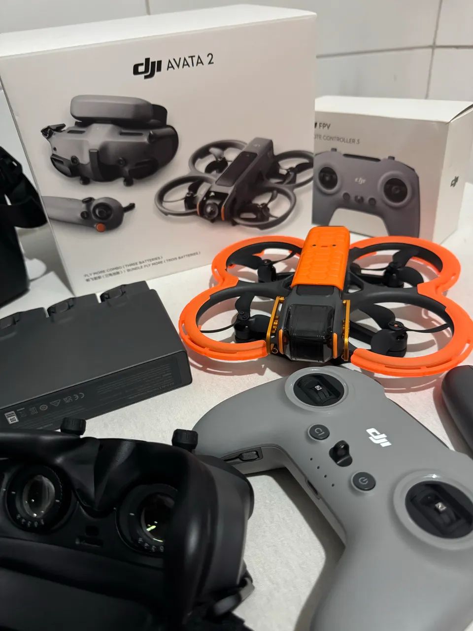 Drone DJI Avata 2 Fly More Combo + acessórios extras - Estado de novo - Foto 3