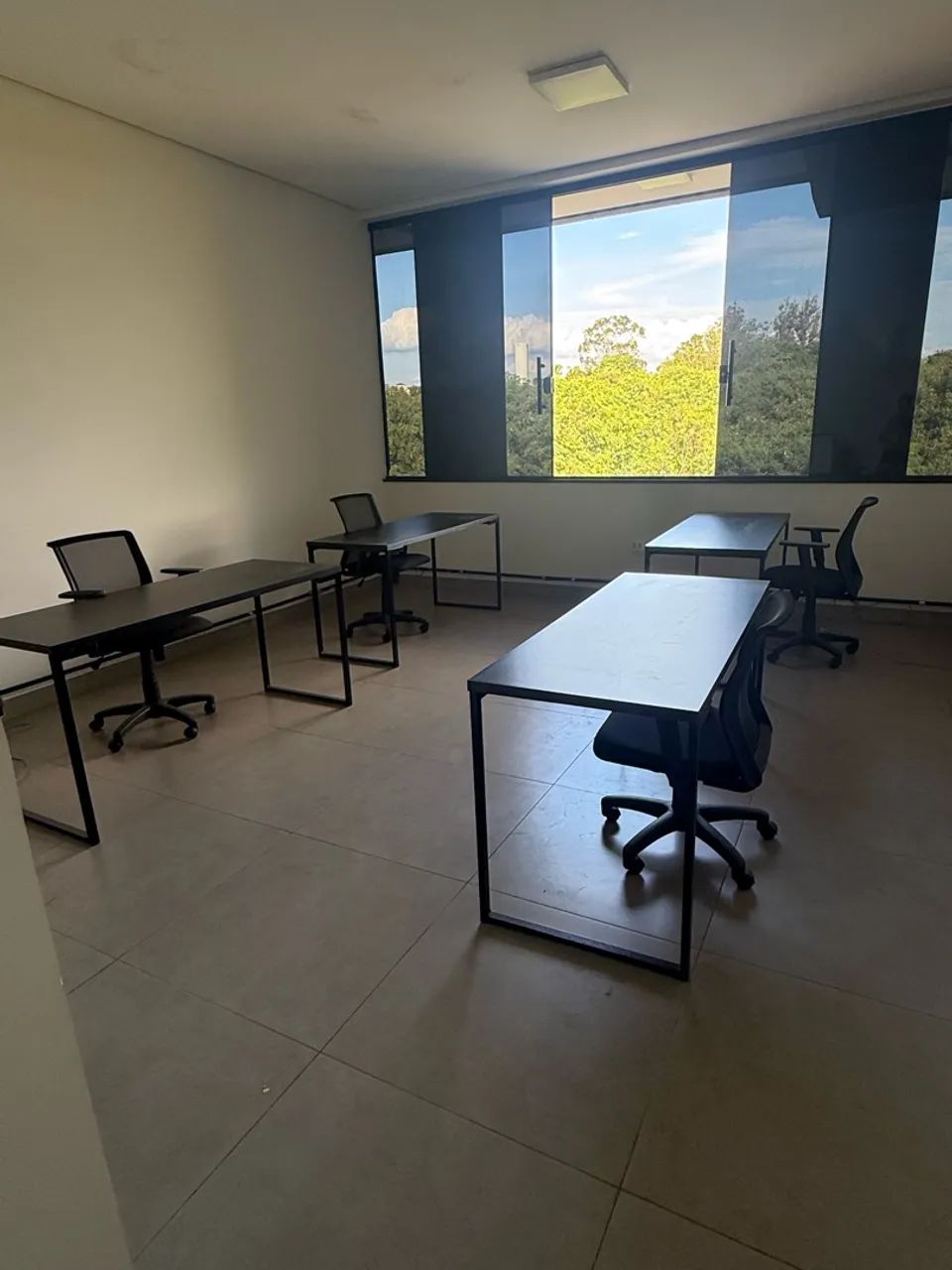 Mesa e cadeira