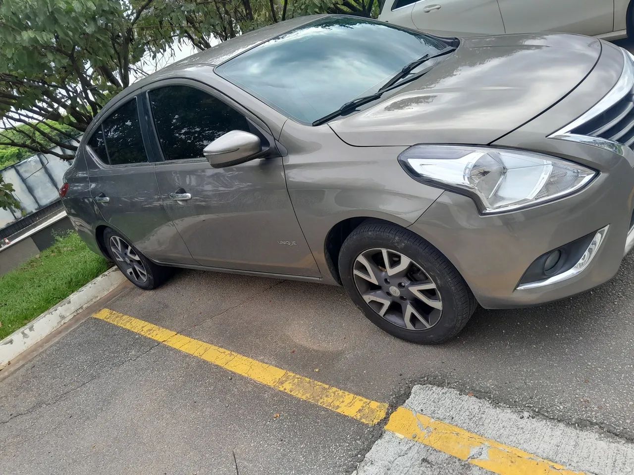 Nissan Versa UNIQUE 1.6 16V 2016
