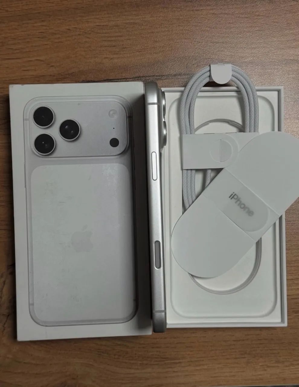iPhone 17 pro max 256Gb - 3 semanas de uso!  - Foto 2