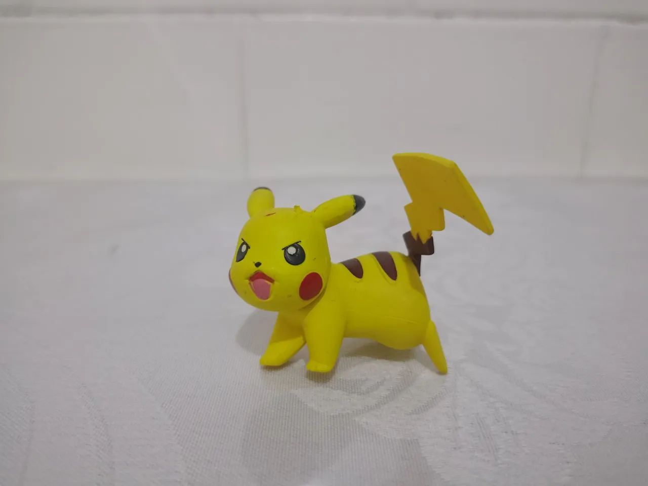Boneco Miniatura Pikachu Original 