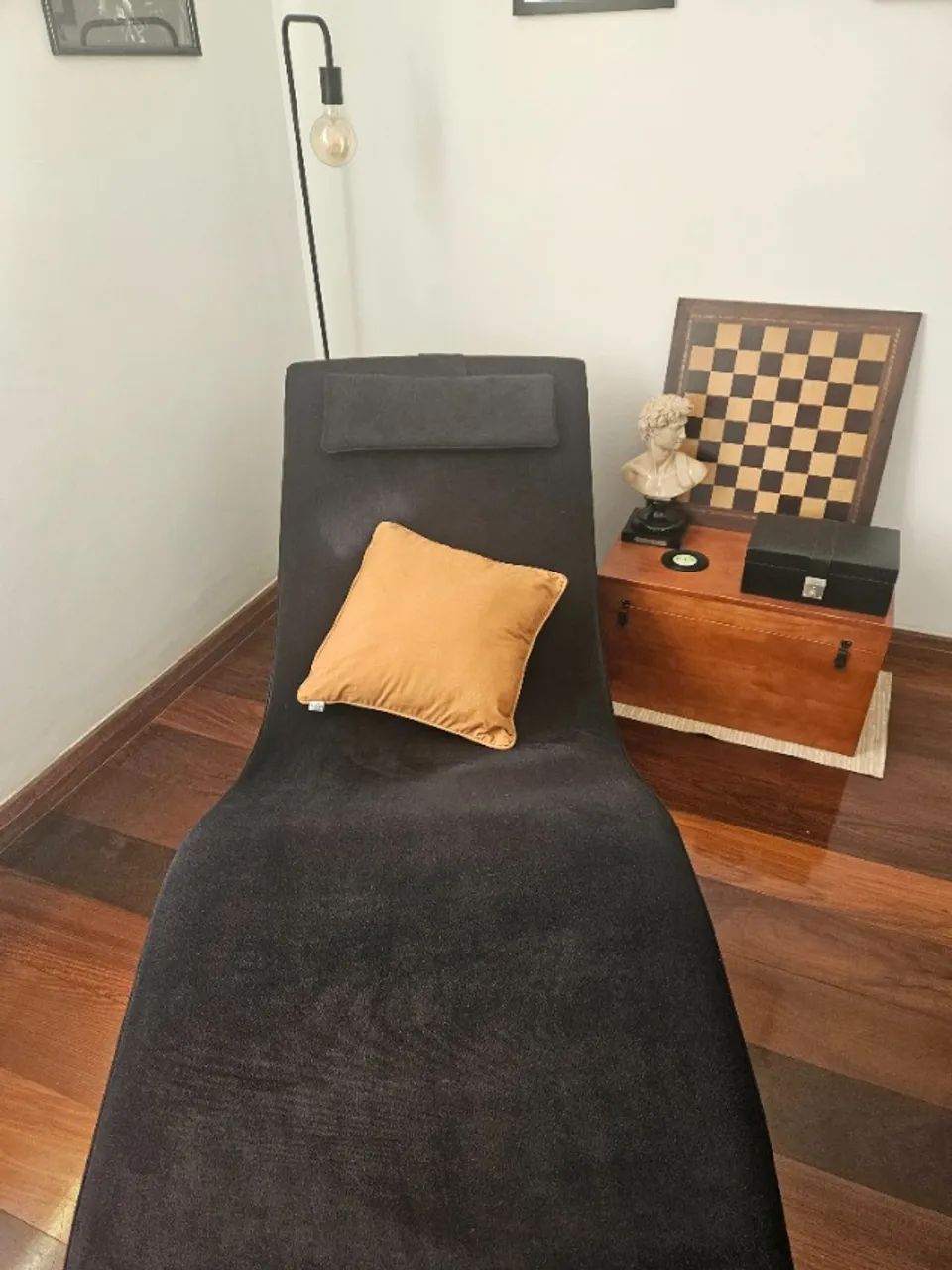 Chaise Lounge Tok&Stok Preta - Excelente Estado! - Foto 3