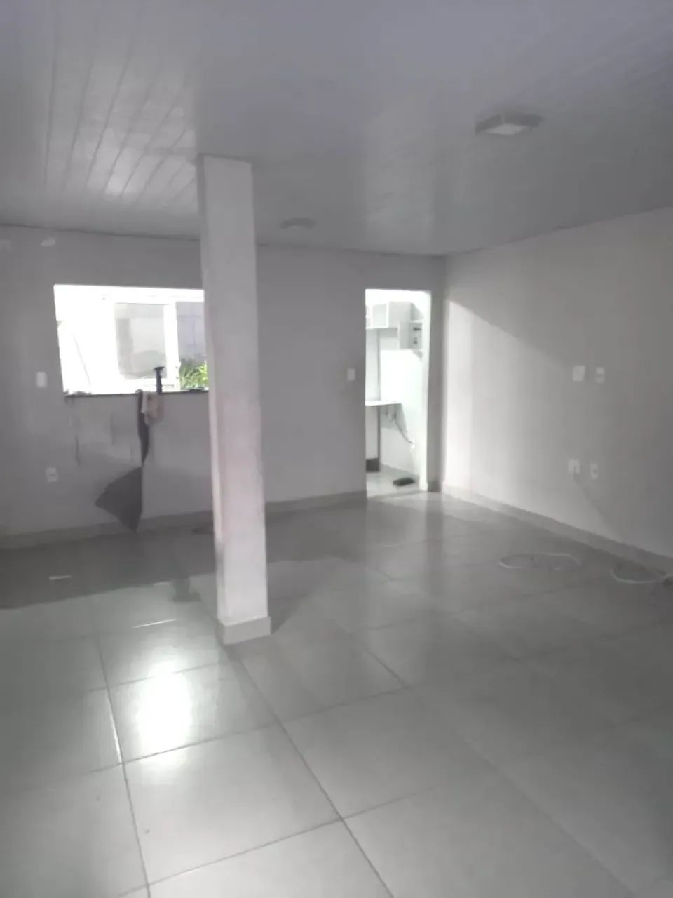 CONFIRA! CASA BEM LOCALIZADA PRÓXIMO DE COMÉRCIO E TRANSPORTE!! - Foto 2