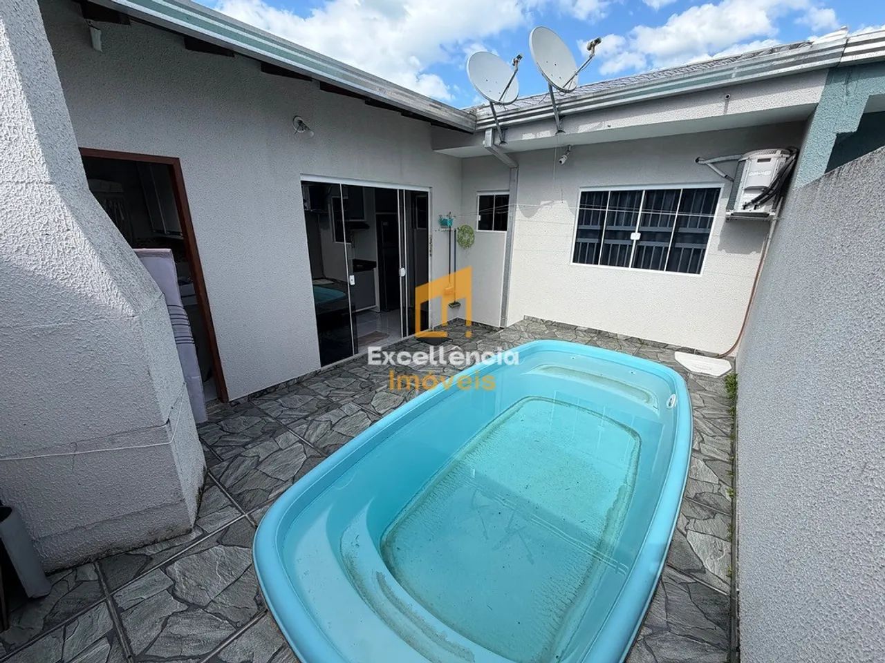 Casa com piscina á 500 metros do Mar