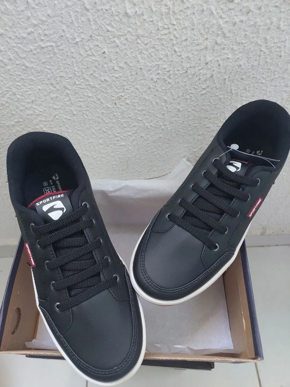 Tênis masculino, novo, número 35 (24cm)