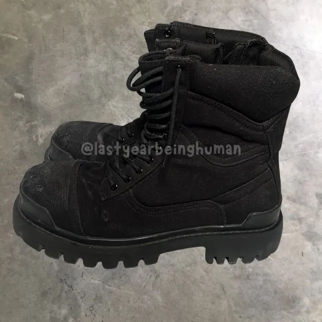 Bota Balenciaga Strike Preta