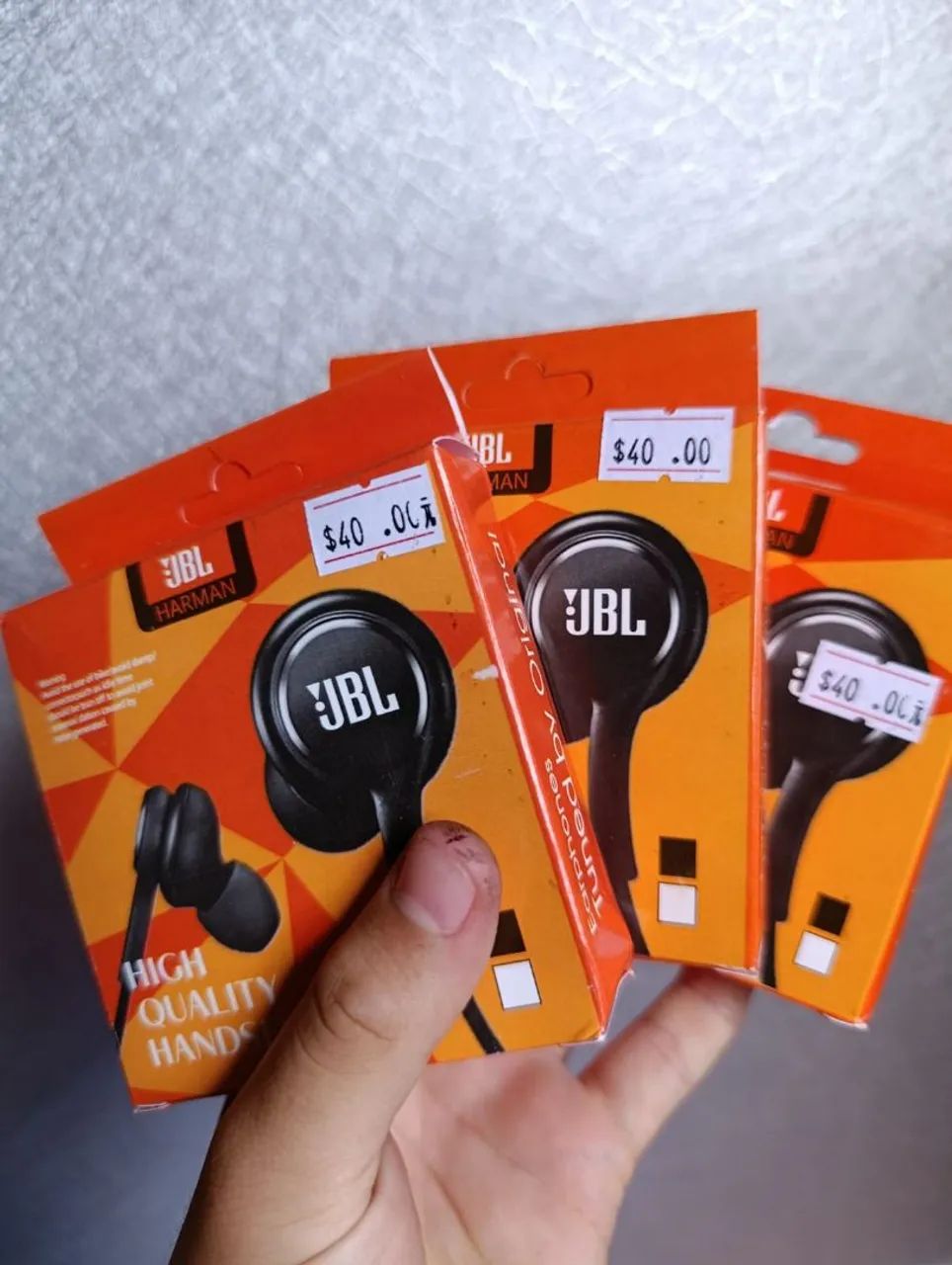 FONES JBL HARMAN ?