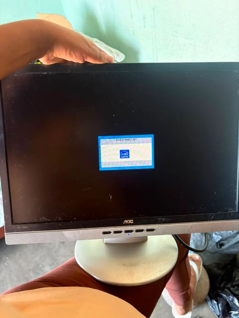 Monitor AOC e HD 