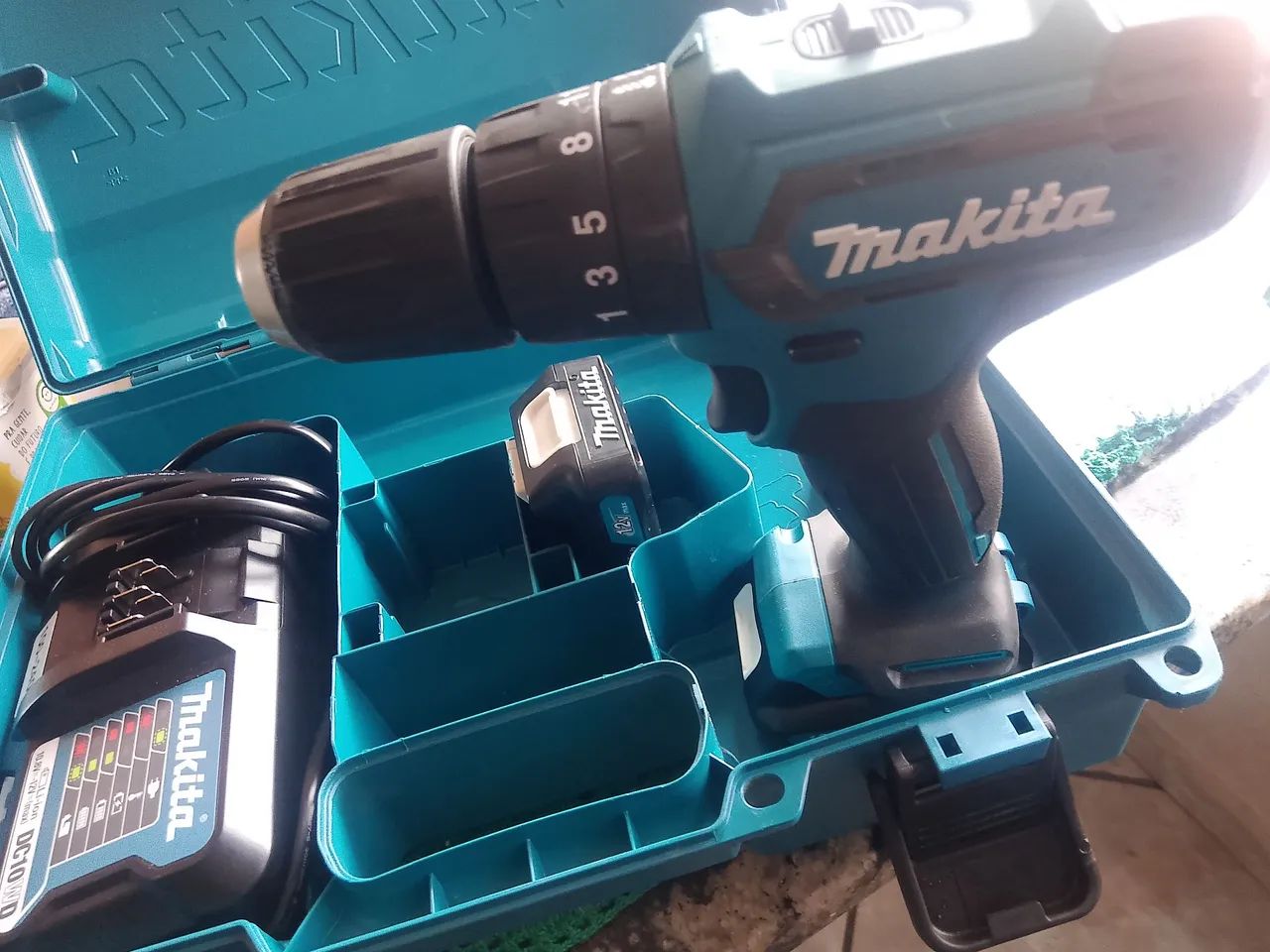 Parafusadeira Makita 12v - Foto 2