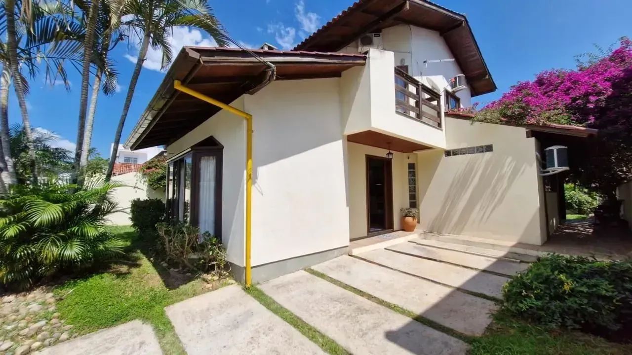 Casa de 4 dormitórios à venda no Itacorubi - Florianópolis - SC