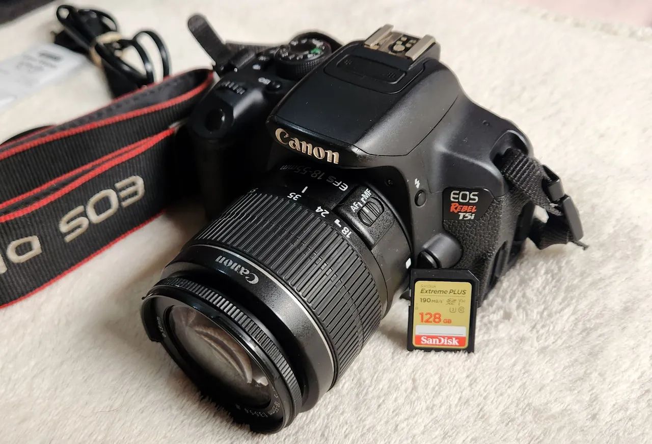 Canon T5i com lente 18-55mm + Cartão 128Gb + Mochila fotográfica