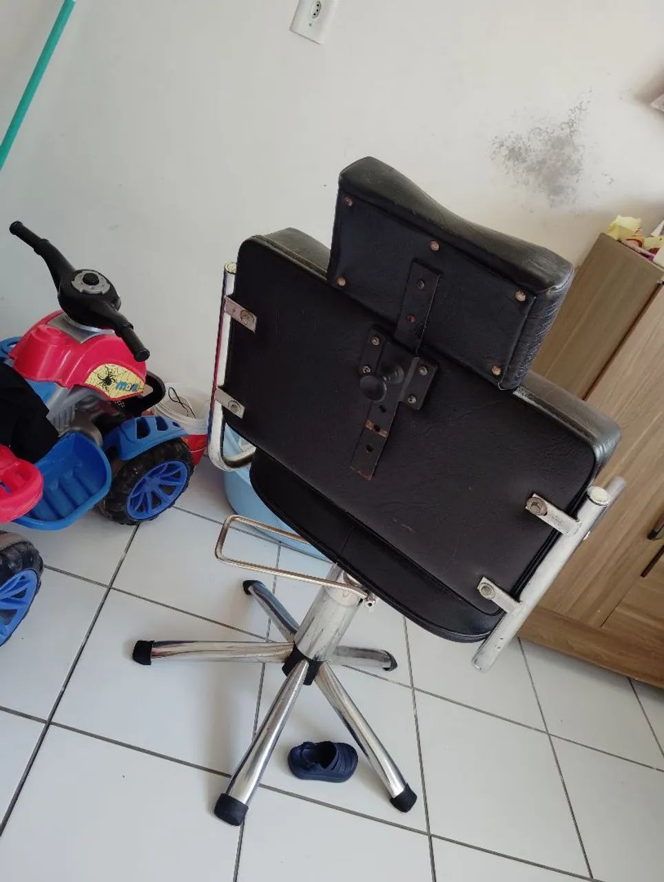 Cadeira hidráulica para barbearia ou salão  - Foto 3