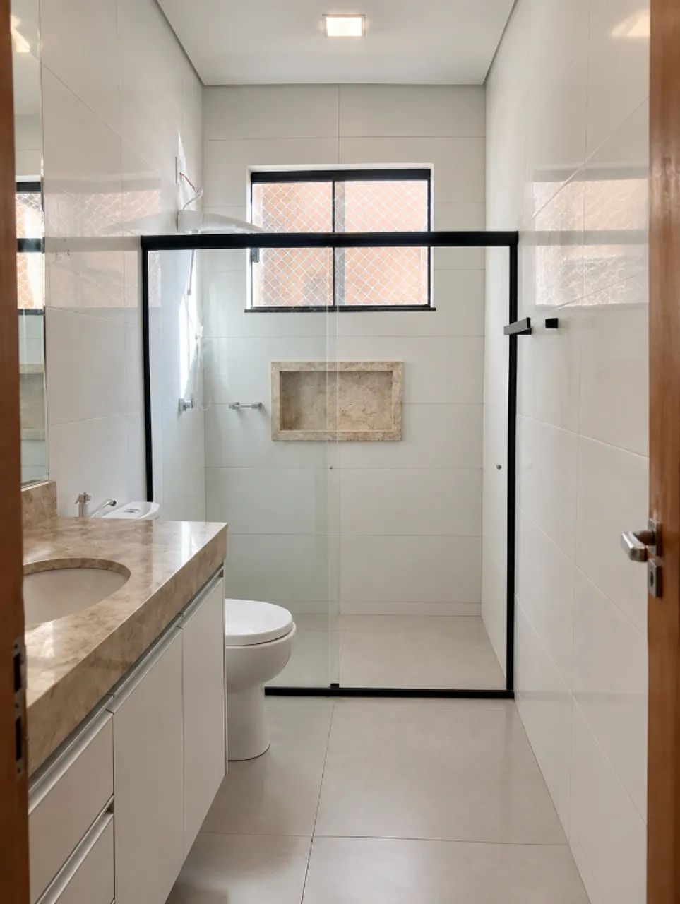 Apartamento 3 Quartos Semimobiliado no Centro - Condomínio e Água Inclusos - Foto 3
