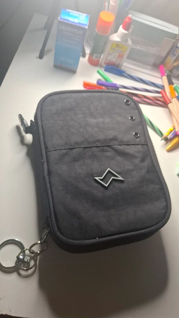 Estojo para material escolar