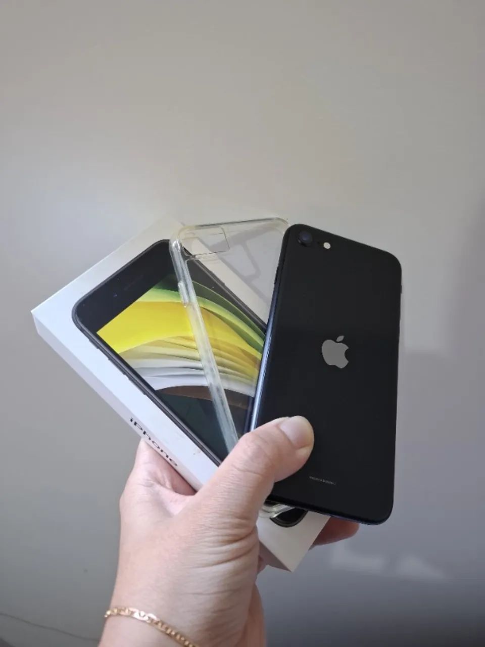 Celular iphone SE 2020 64GB na caixa