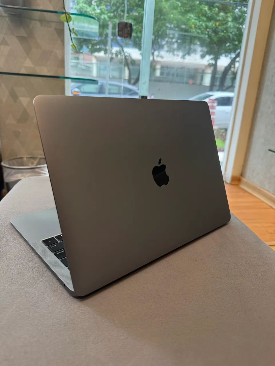 MacBook Air 2018 256GB i5 箱付 AC付 動作OK MacBook Air I5 8GB RAM 256GB SSD 2018 (Somos Loja) - Notebooks