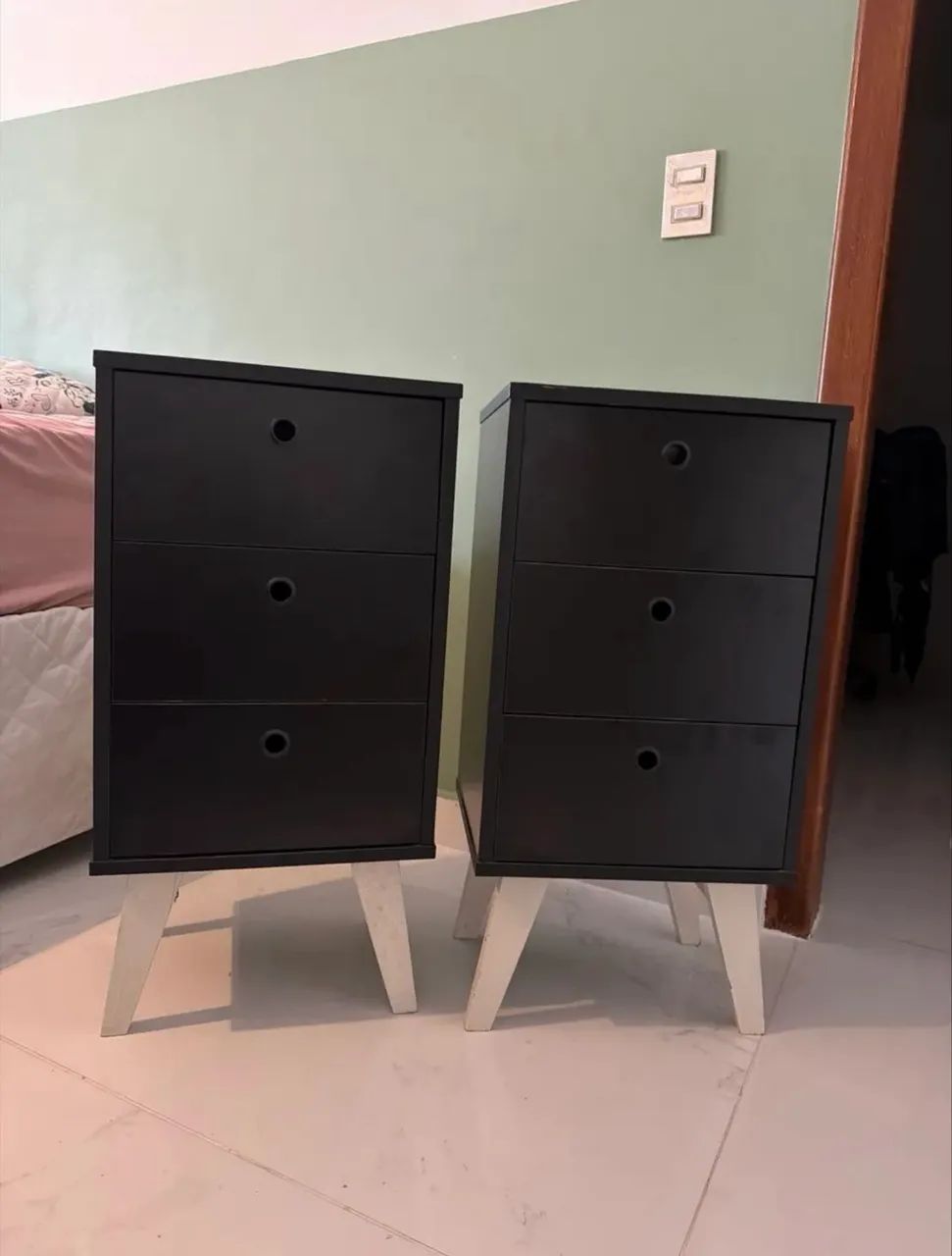 Conjunto mesa de cabeceira 