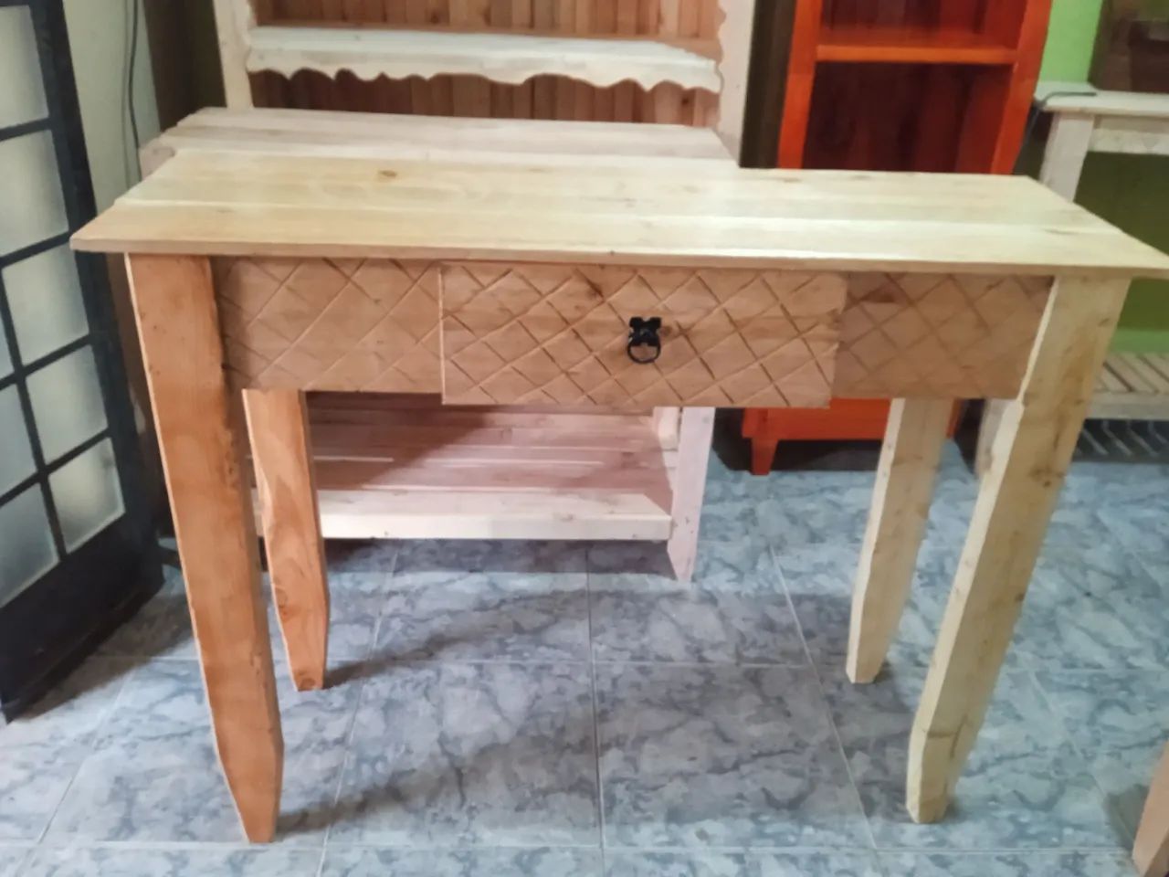 Aparador com gaveta 