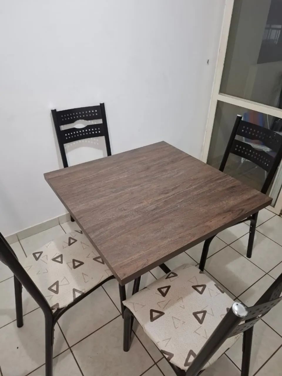 Mesa de jantar - 4 lugares