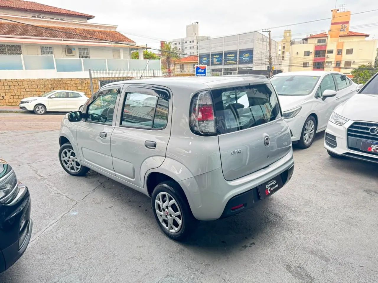 Fiat Uno Attractive 1.0 EVO Fire Flex 8V 5P 2021 - Foto 3