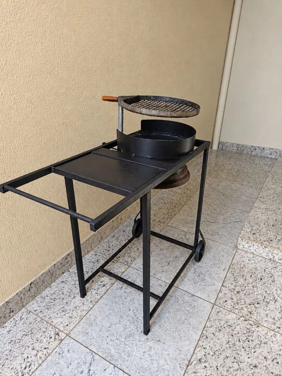 Churrasqueira carrinho 