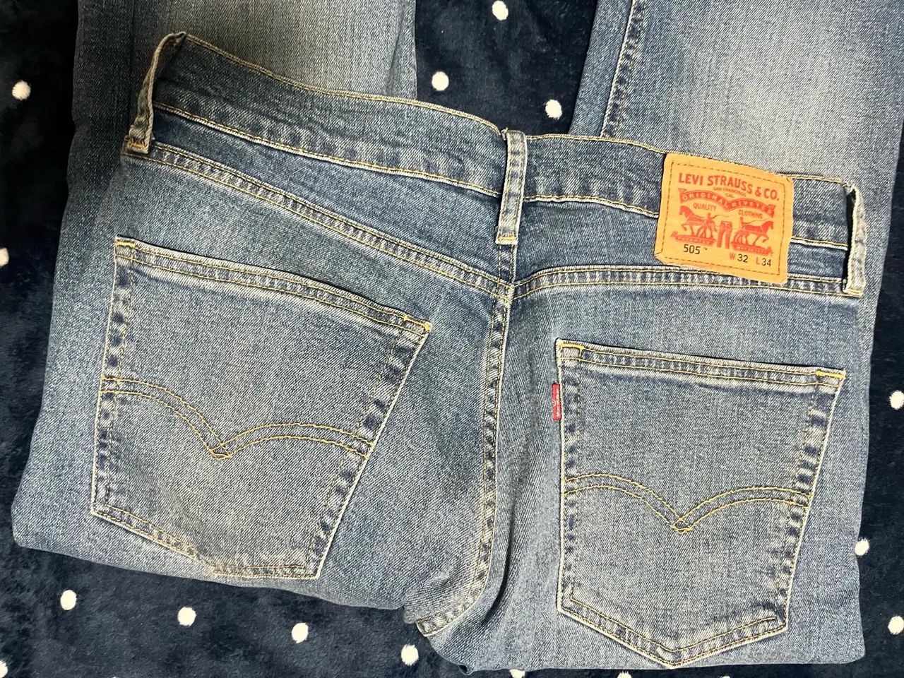 Vendo calça jeans Levis  - Foto 2