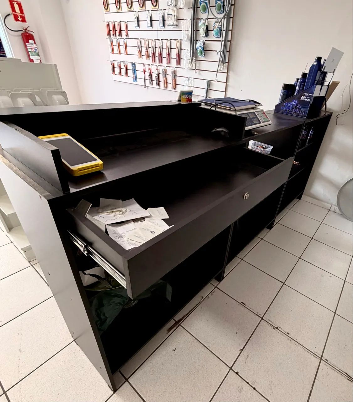 Balcão de Atendimento com Vitrine - 3 Módulos  - Foto 4