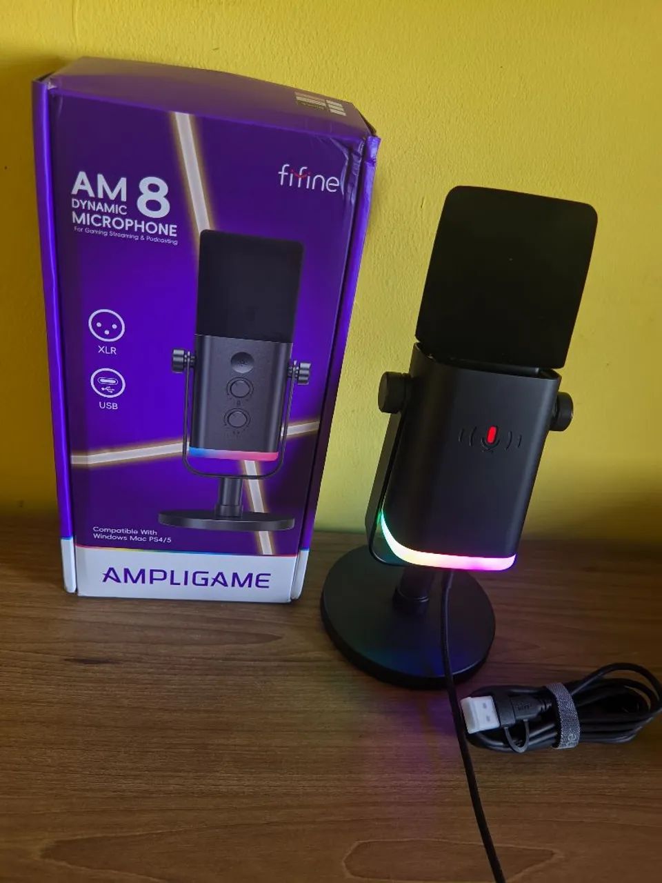 Microfone Gamer Fifine AmpliGame AM8 USB RGB Preto