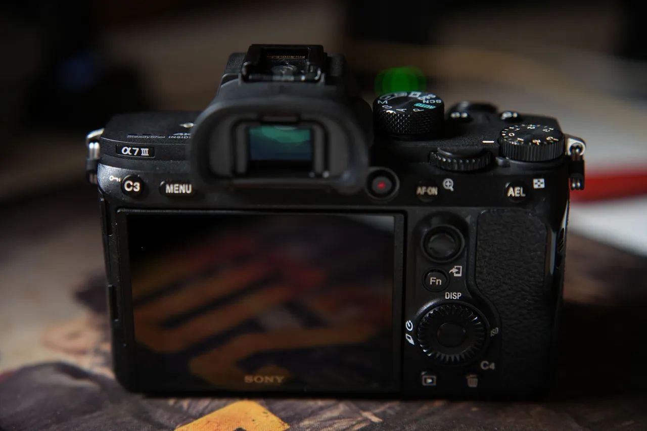 Sony a73 com cage+ caixa - Foto 2