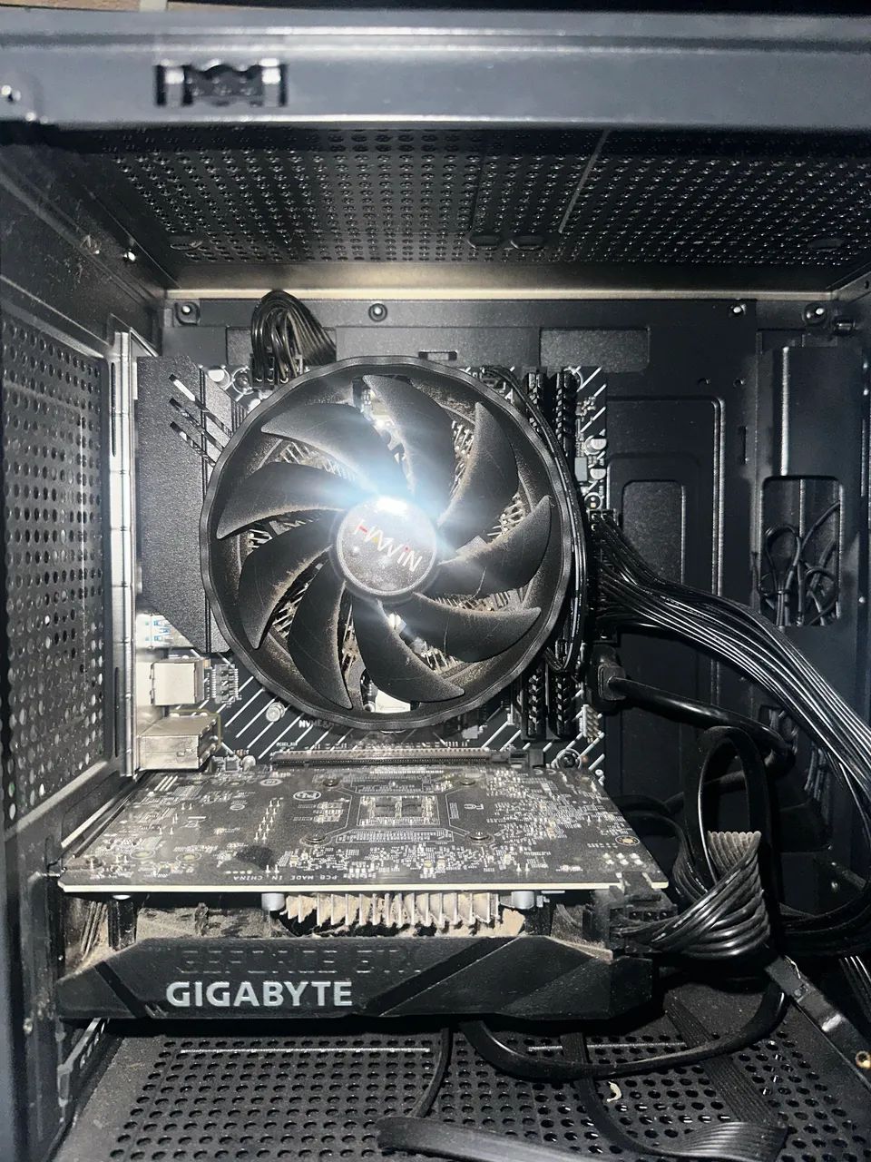 V> KIT RYZEN 5 5500 + PLACA MÃE A520 + 8GB DE RAM 