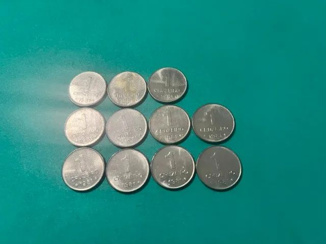11 moedas brasileiras de 1 cruzeiro do ano de 1981