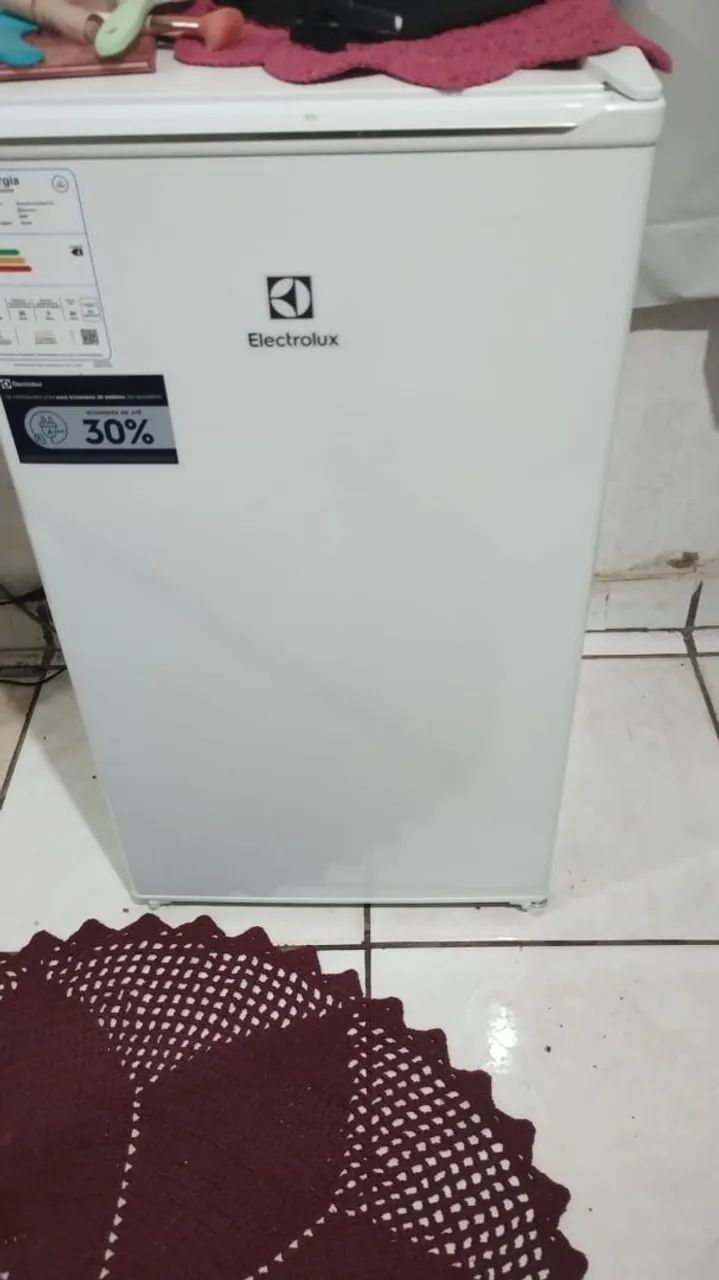 Frigobar $800,00 pouco tempo de uso.