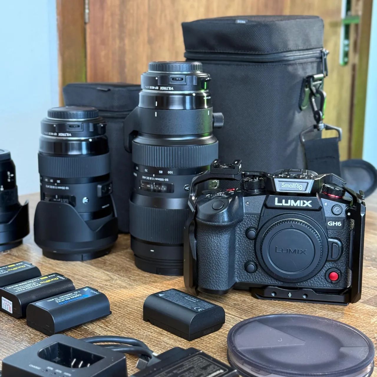 Câmera Panasonic Lumix GH6 + Lentes + Cage+ Cartão 