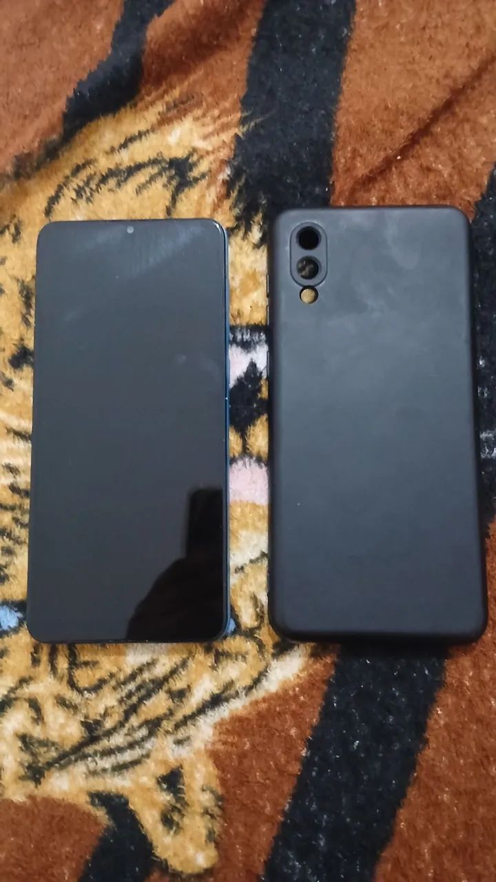 CELULAR COM TELA PRETA