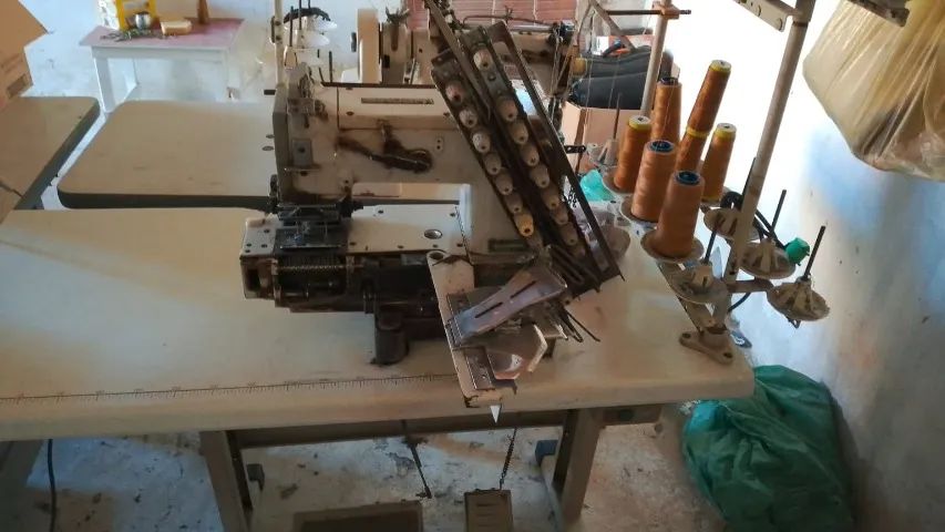 Máquina de cós 12 agulhas e m áquina de braço  - Foto 2