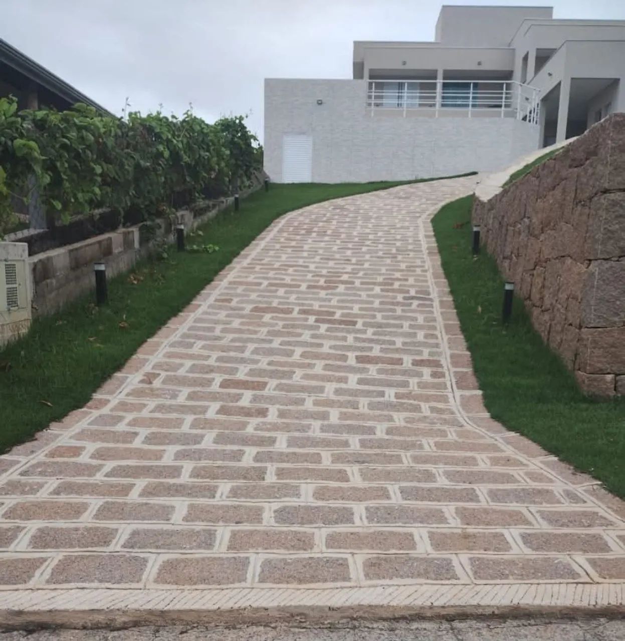 Serviços de paisagismo,escada de pedras,murosem geral - Foto 5