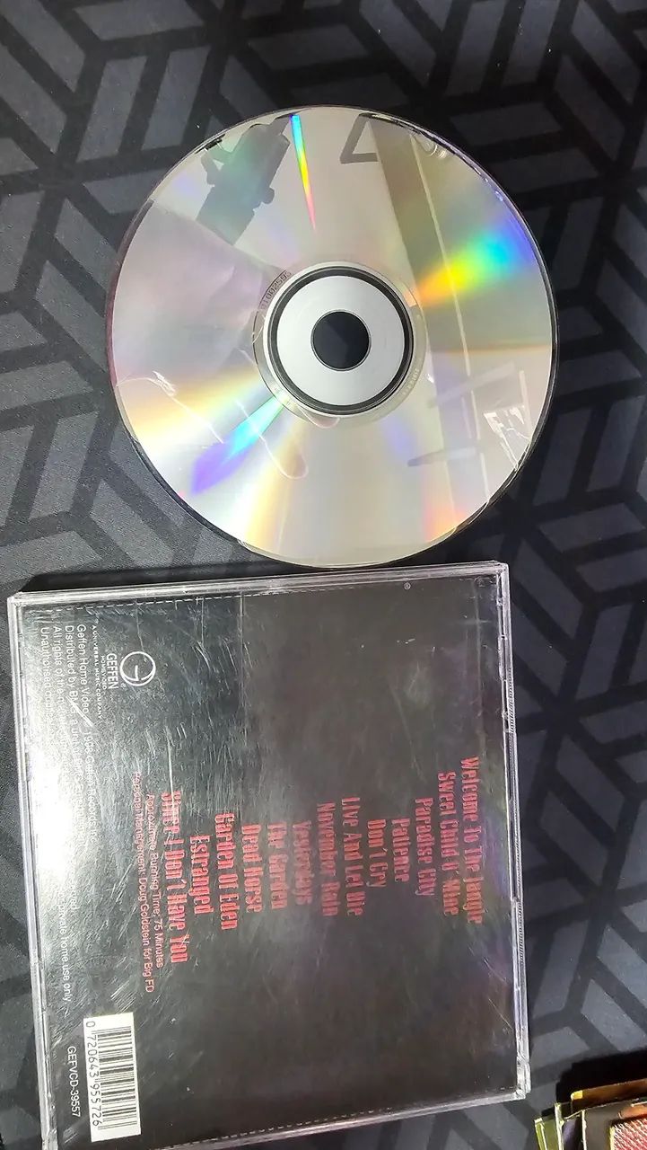 GUNS N' ROSES - VIDEO CD - IMPORTADO RARO COLECIONADOR - Foto 3