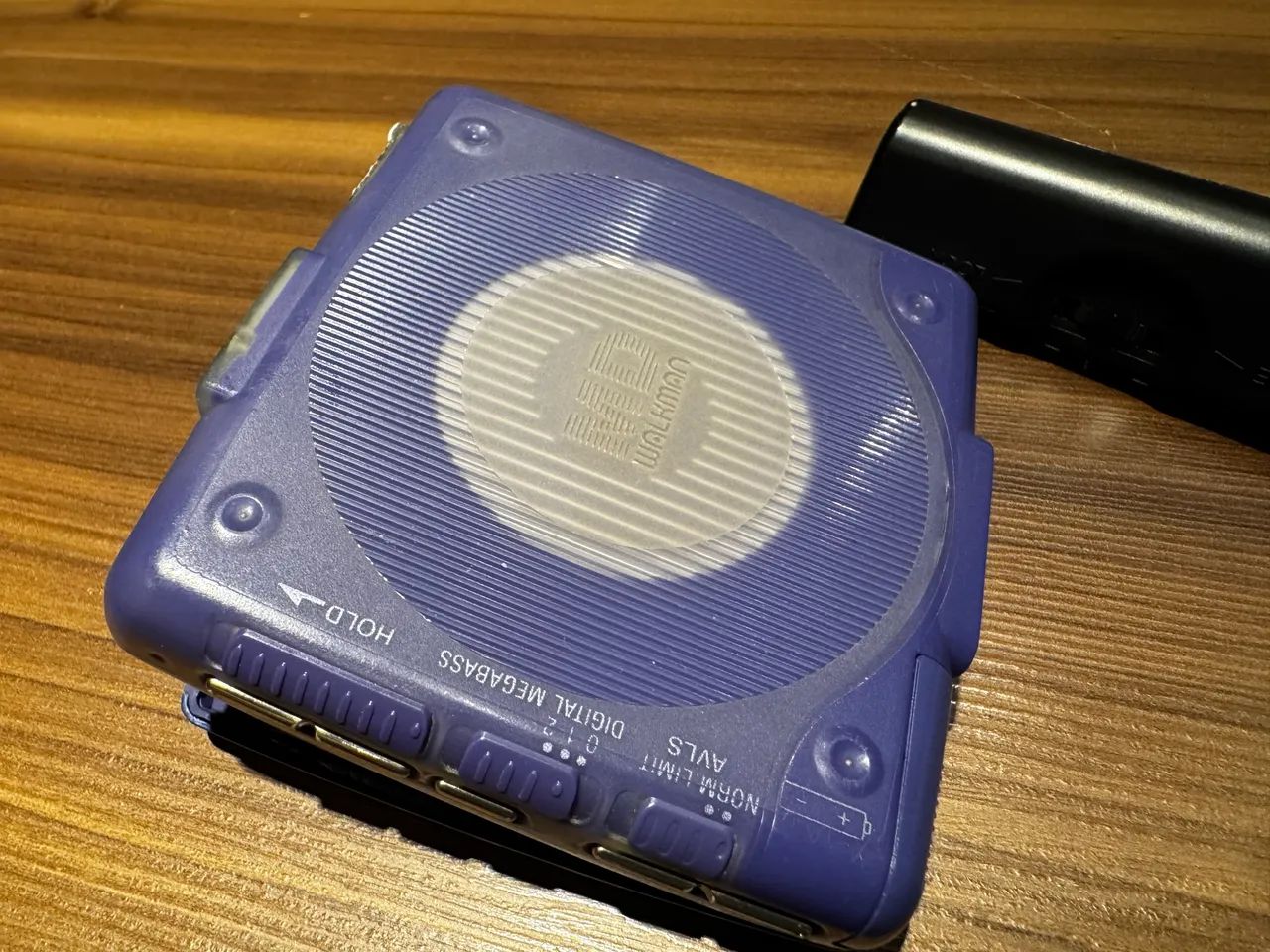 MD Walkman Sony MZ-E80 azul, player MiniDisc japonês 1999