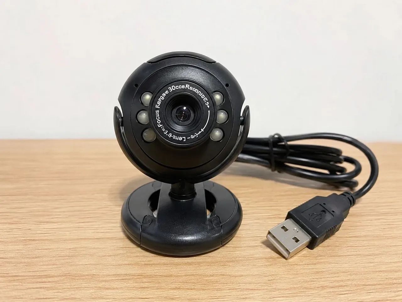 Webcam USB para PC/Notebook com Microfone - Plug & Play - Foto 3