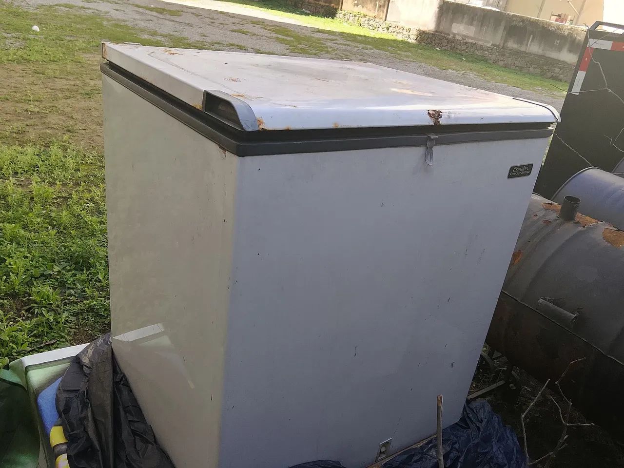 Freezer com motor queimado para ser caixa termica