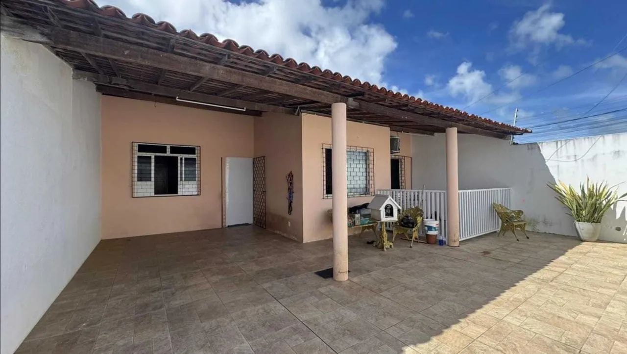 Casa na Aruana com 3/4 sendo 1 suíte. [4935]